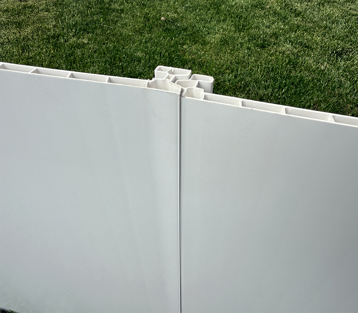 upperunions-750mm-upvc-hoarding-fence-connected 2.jpg